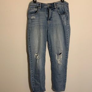 Light wash ripped capris